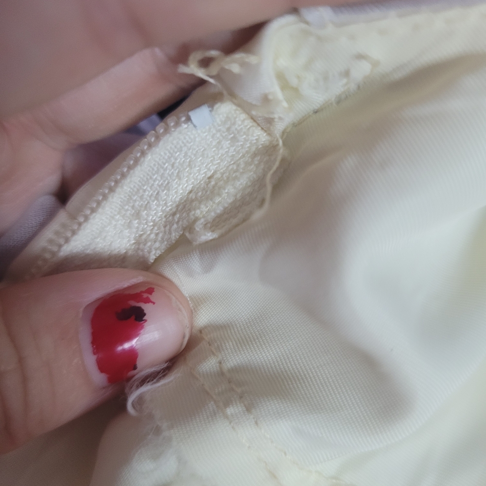 Vinrage Chic Cream Maxi Dress with Sheer Sleeves - Picture 7 of 10